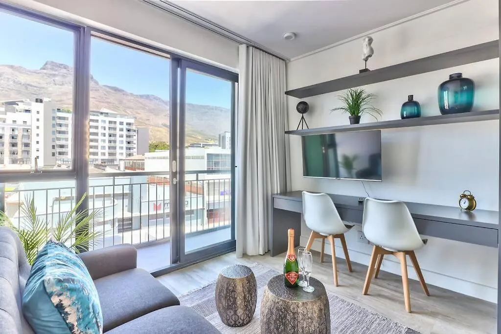 Contemporary Arty Studio Balcony Mountain Views contacts